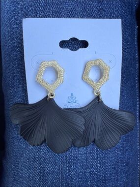 Gold & Black Floral Drop Earrings - Elegant Women's Jewelry